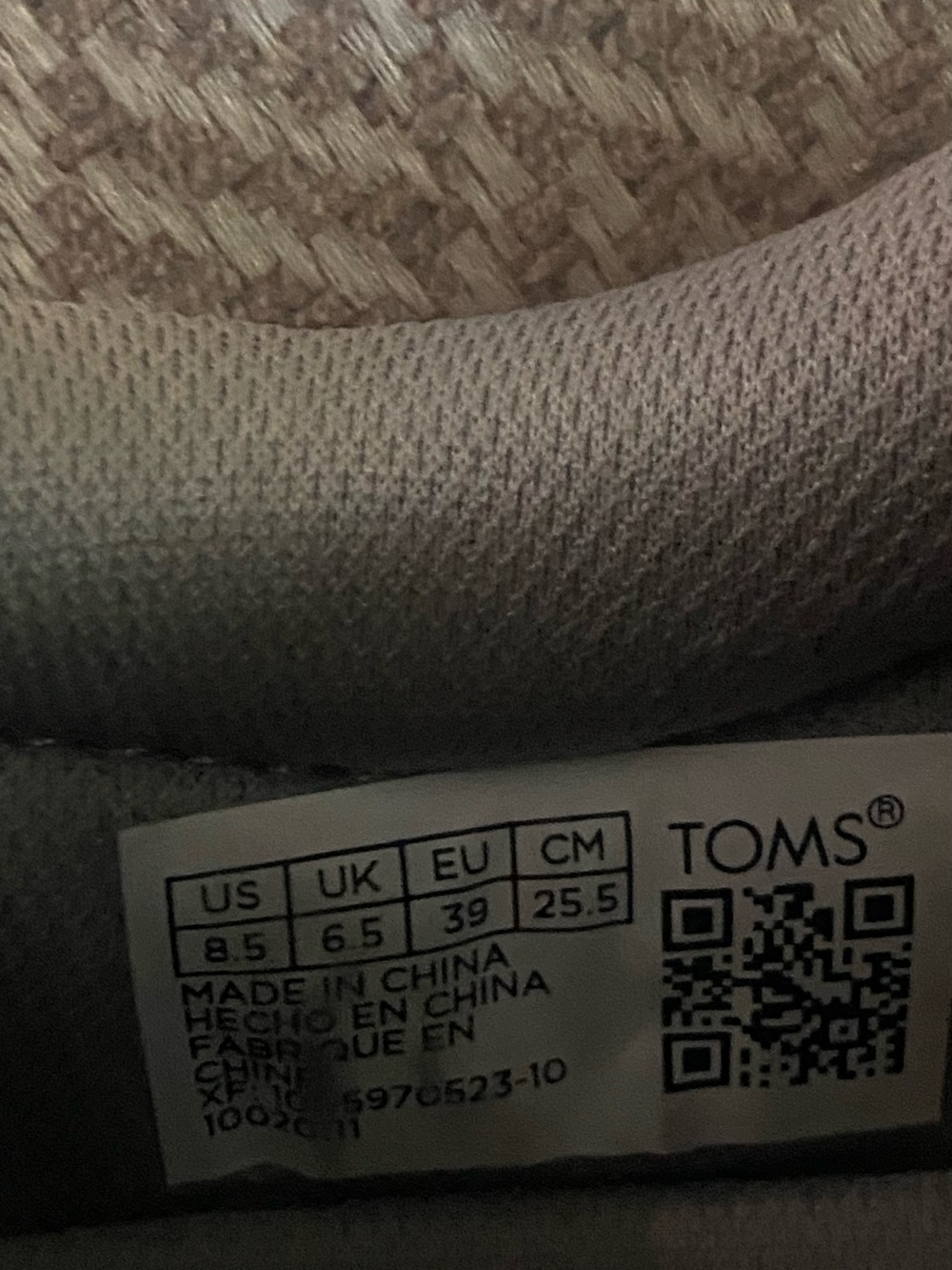 Toms - Picture 7 of 7